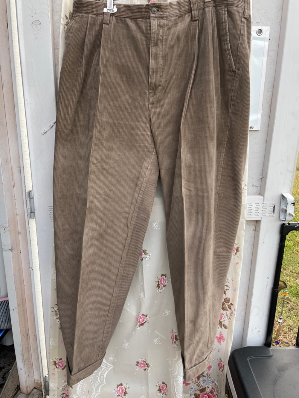 Men's Corduroy Pleated Trousers - Taupe